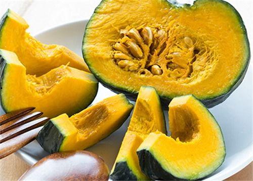 吃咸瓜对肠胃有好处吗视频,肠胃健康的天然良药？揭秘咸瓜对肠胃的好处